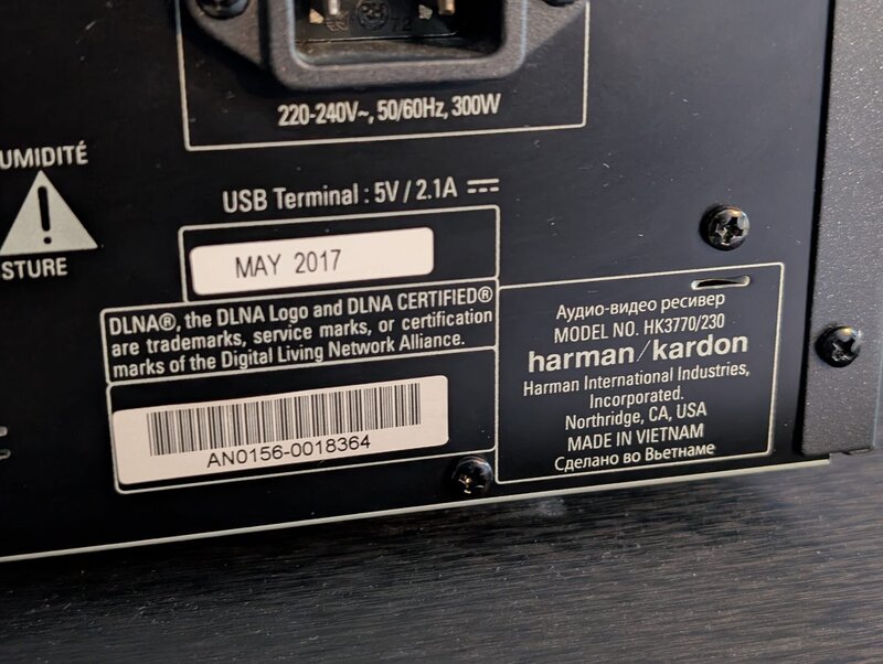 Sistem stereo format din HK3770 si R28-F