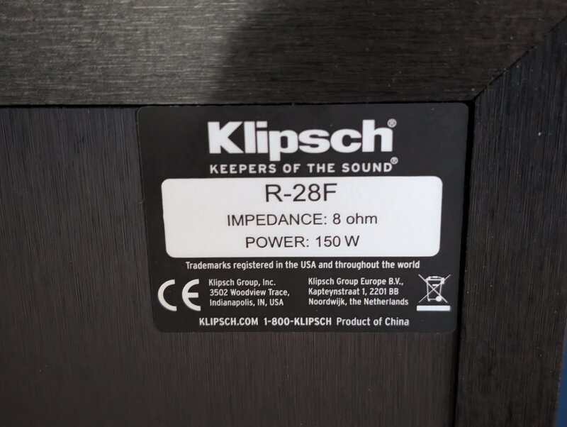 Sistem stereo format din HK3770 si R28-F